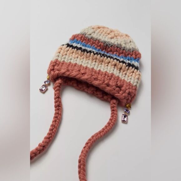 New Urban Outfitters Jaxon Mixed Knit Charm Beanie One Size